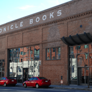 店舗とともに世界観を創りあげるクロニクルブックスのポップアップストア事例