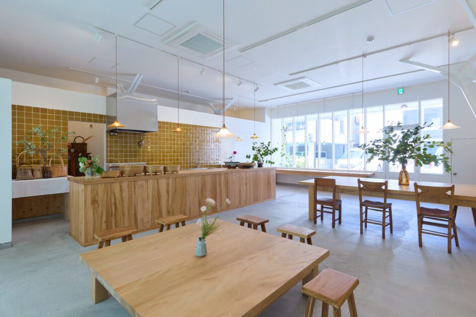 【大阪市中心部・梅田徒歩圏・最寄駅徒歩4分】自然光溢れる天井高3.1mのキッチン付き路面スペース