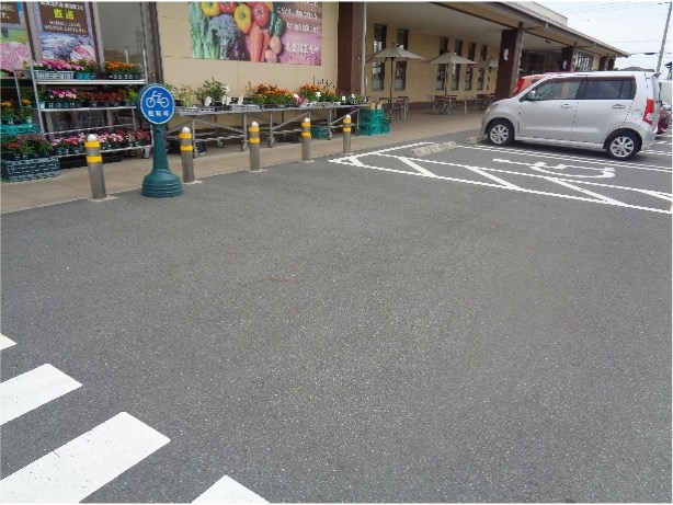 Aコープの駐車場スペースの例