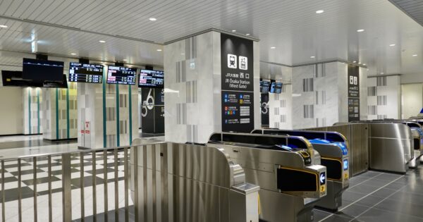 駅ナカポップアップストアで食物販を成功させる! 人流を最大化させ「衝動買い」を誘発する販売戦略